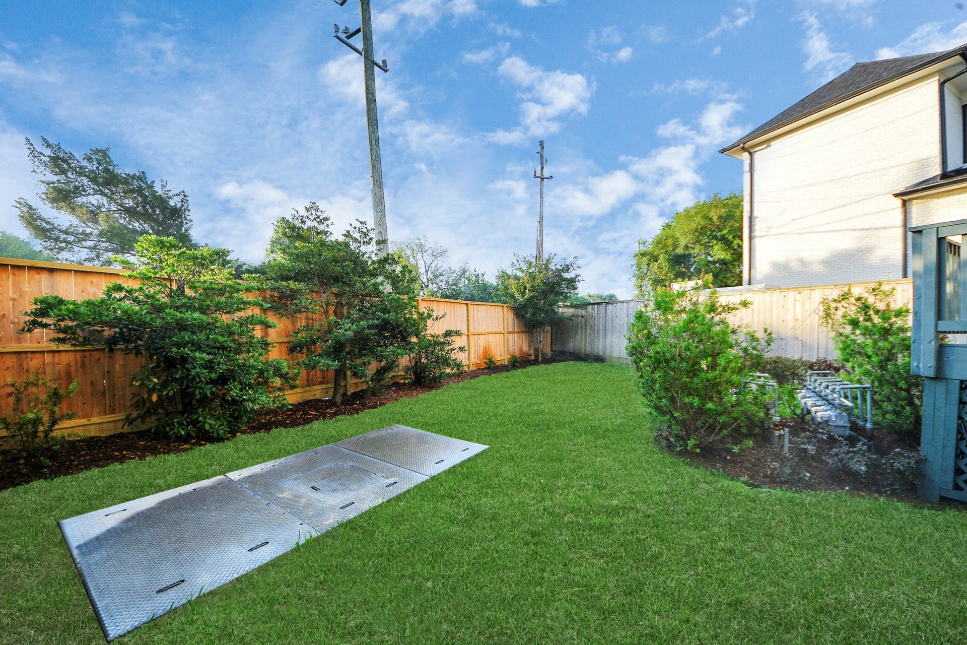 4005 Woodshire Village Estates, Houston, TX 77025 Backyard