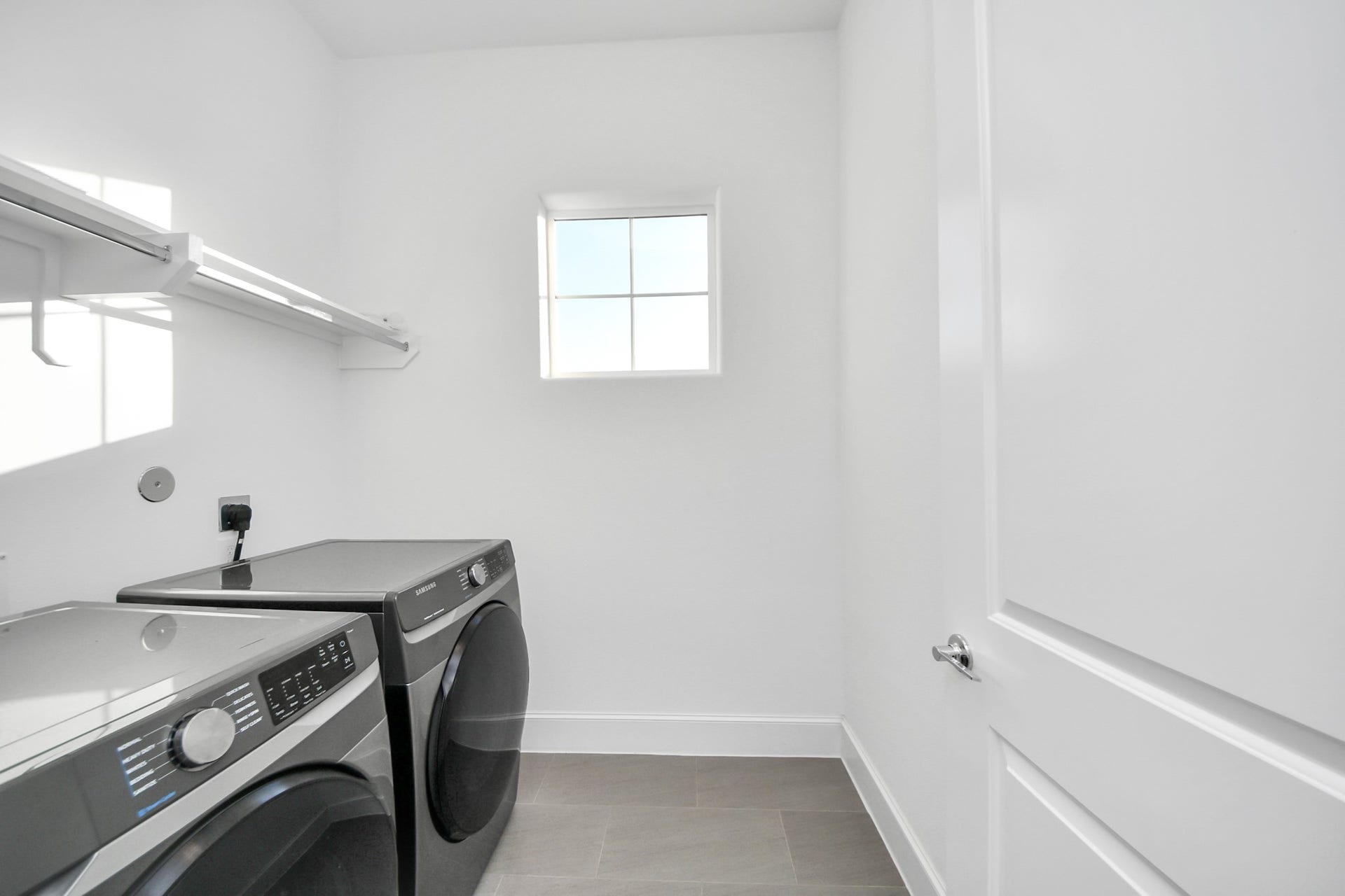 4005 Woodshire Village Estates, Houston, TX 77025 Laundry room