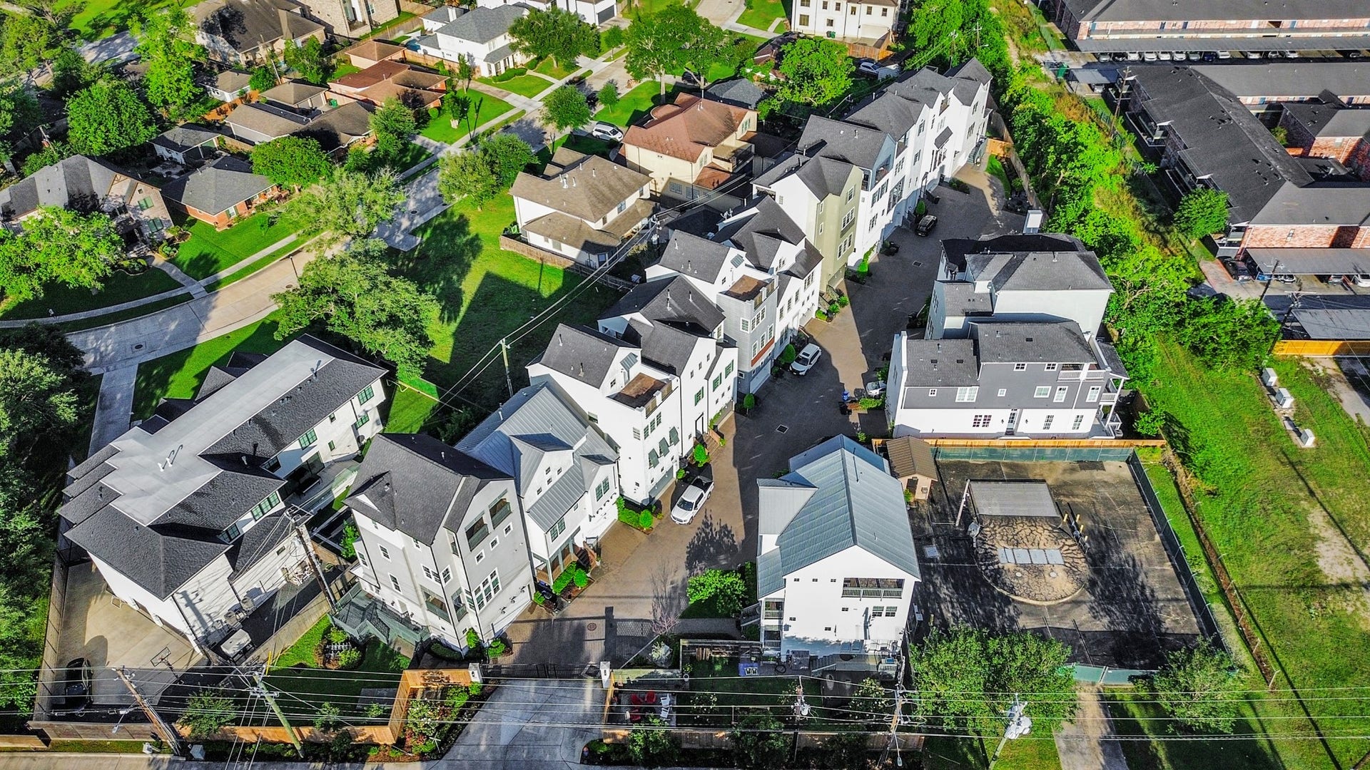 4005 Woodshire Village Estates, Houston, TX 77025 Ariel view