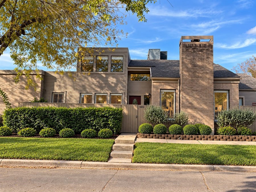 Property photo for 1402 Chardonnay Drive, Houston, TX