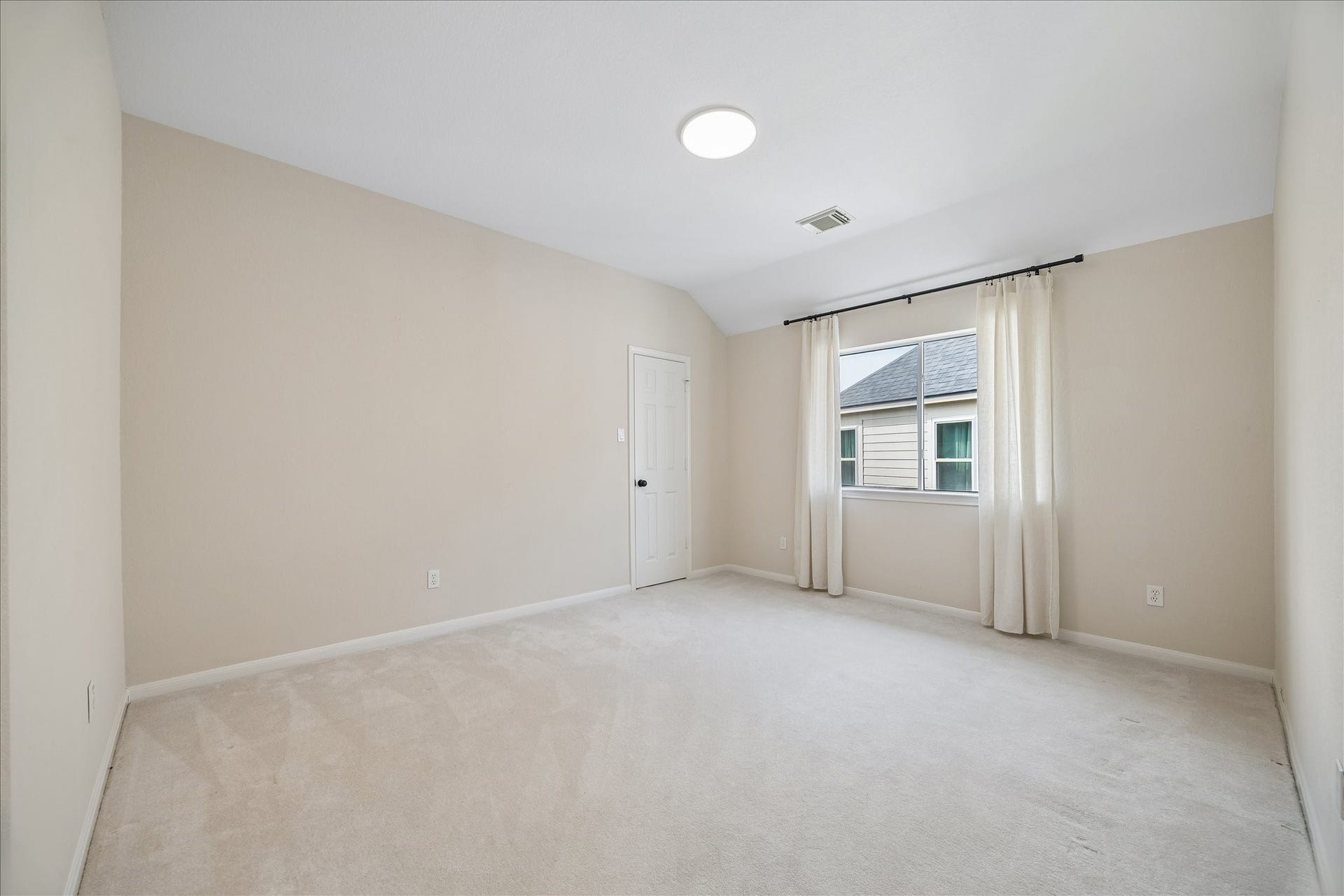 7503 Stone Arbor Drive, Sugar Land, TX 77479 A generously sized secondary bedroom #3 provides a versatile layout with plenty of room to personalize, making it perfect for family or guests.