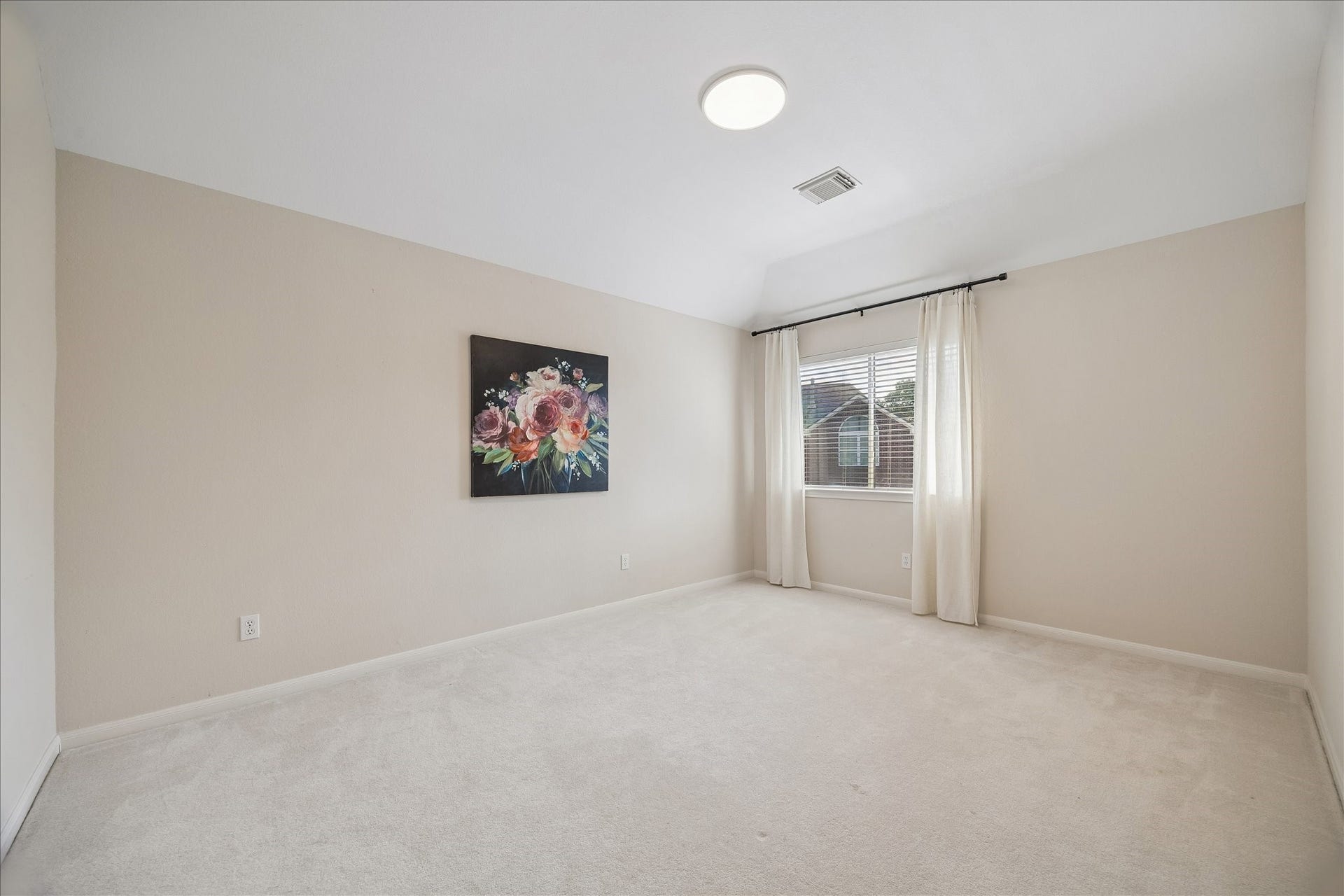 7503 Stone Arbor Drive, Sugar Land, TX 77479 Bright and inviting, this secondary bedroom #4 offers neutral finishes and ample space for a variety of furniture arrangements to suit your needs.