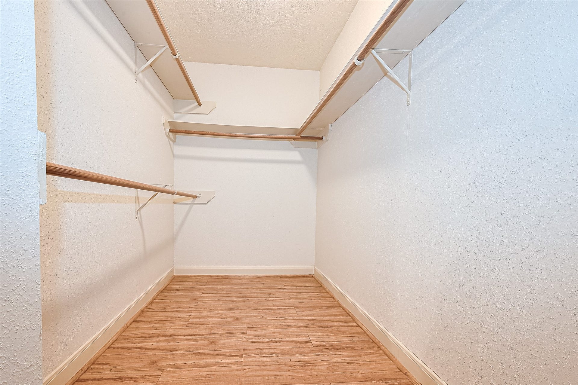 3614 Bee Bayou Lane, Sugar Land, TX 77479 Primary closet