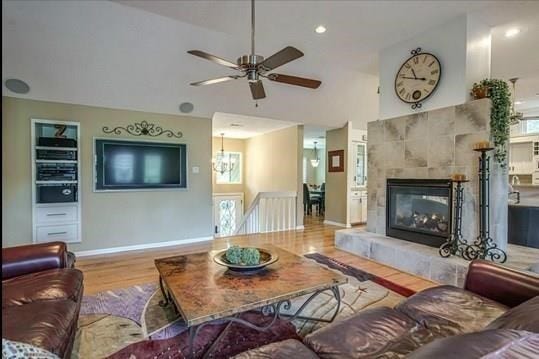 8 Buttonbush Court, The Woodlands, TX 77380 8 Buttonbush Court, The Woodlands, TX 77380