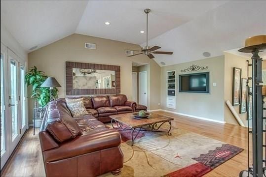 8 Buttonbush Court, The Woodlands, TX 77380 8 Buttonbush Court, The Woodlands, TX 77380