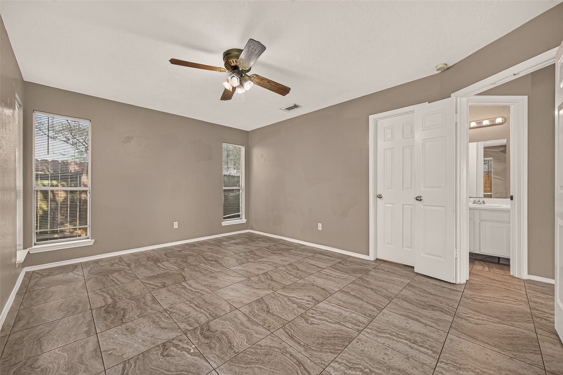 19411 Stillhouse Drive, Tomball, TX 77375 19411 Stillhouse Drive, Tomball, TX 77375
