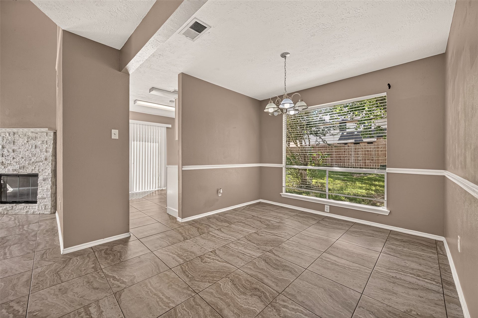 19411 Stillhouse Drive, Tomball, TX 77375 19411 Stillhouse Drive, Tomball, TX 77375