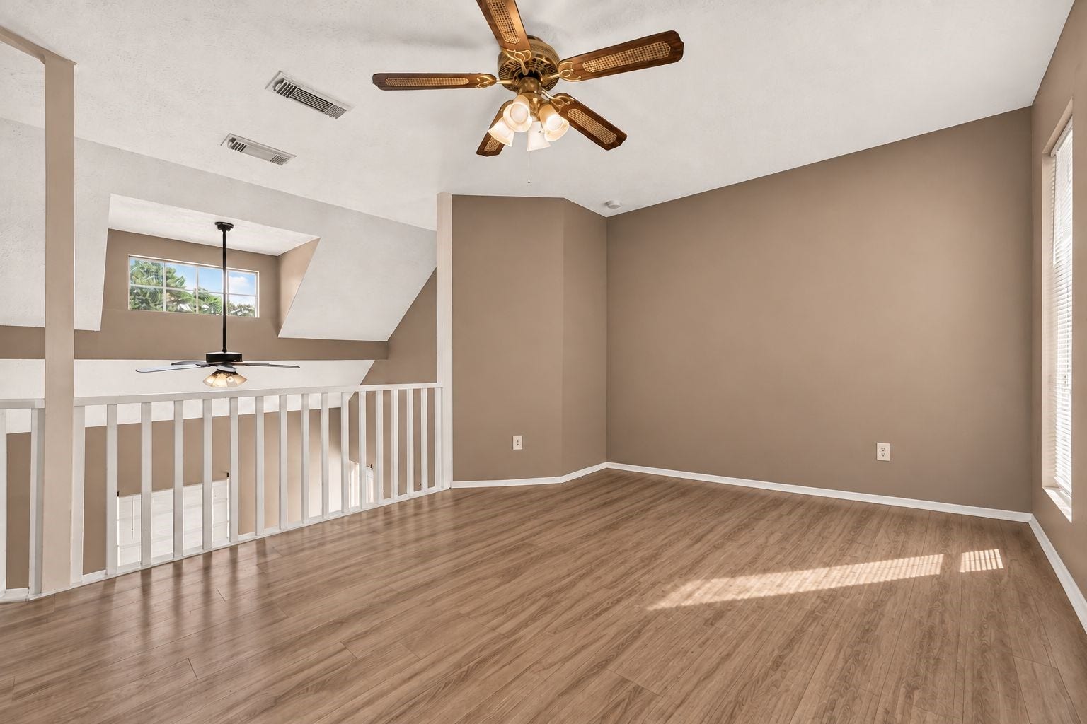 19411 Stillhouse Drive, Tomball, TX 77375 19411 Stillhouse Drive, Tomball, TX 77375