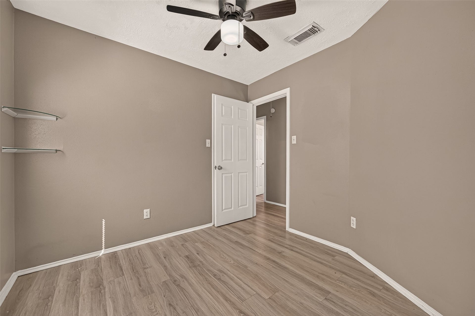 19411 Stillhouse Drive, Tomball, TX 77375 19411 Stillhouse Drive, Tomball, TX 77375