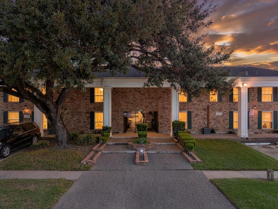 Property photo for 5343 Richmond Avenue, #29, Houston, TX