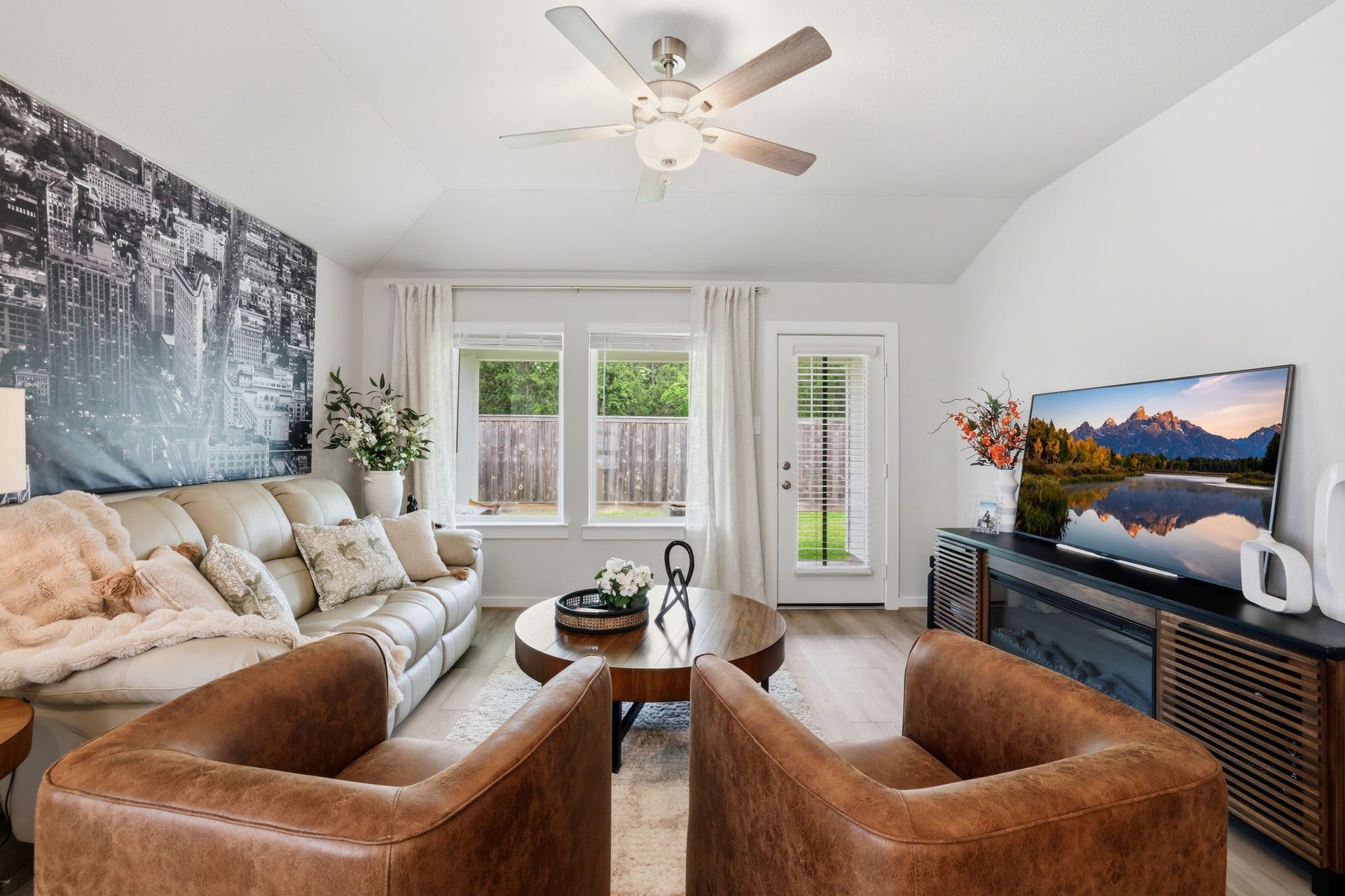 16687 Sterling Cliff Street, Conroe, TX 77302 16687 Sterling Cliff Street, Conroe, TX 77302