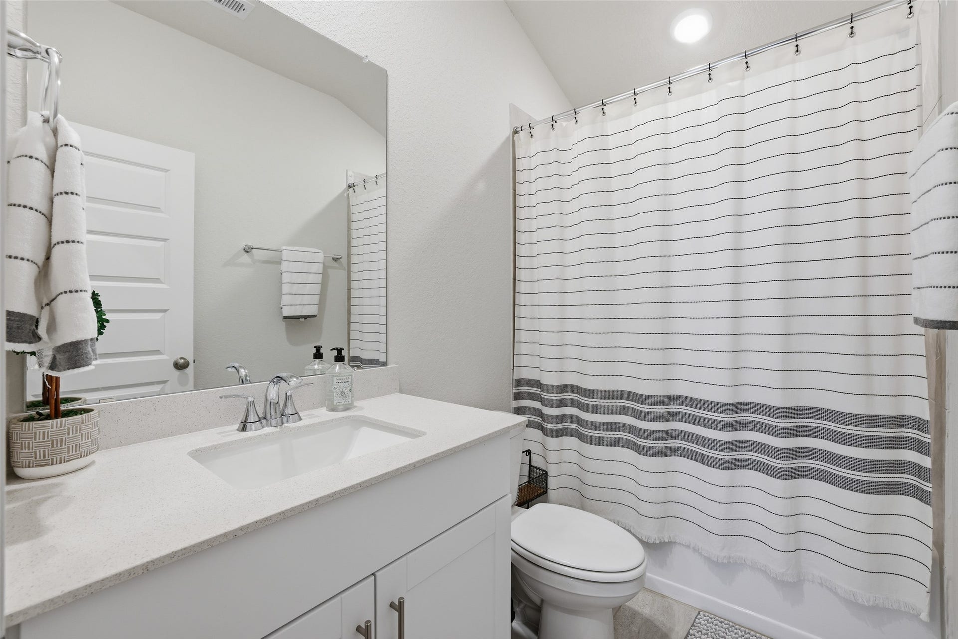 16687 Sterling Cliff Street, Conroe, TX 77302 16687 Sterling Cliff Street, Conroe, TX 77302