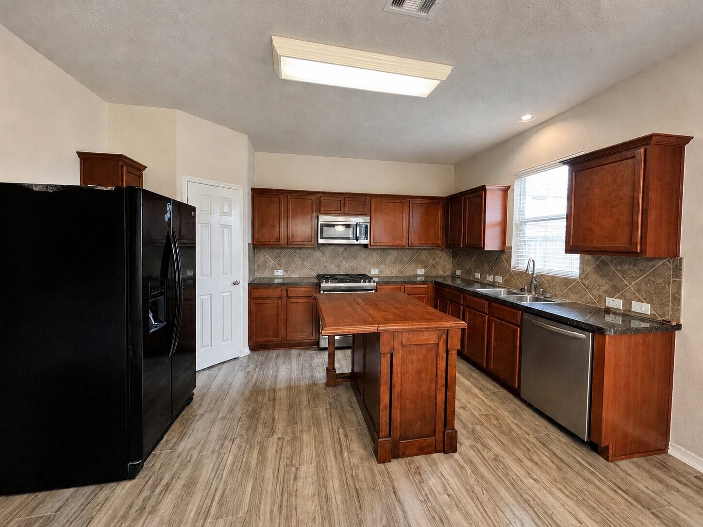 3322 Aegean Drive, Missouri City, TX 77459 3322 Aegean Drive, Missouri City, TX 77459