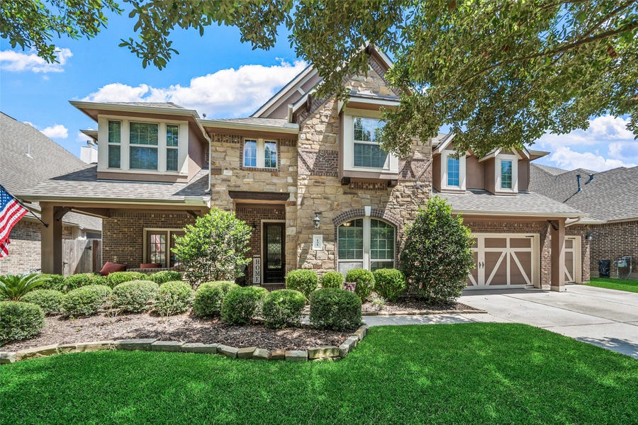 Property photo for 131 Brendan Woods Lane, Conroe, TX