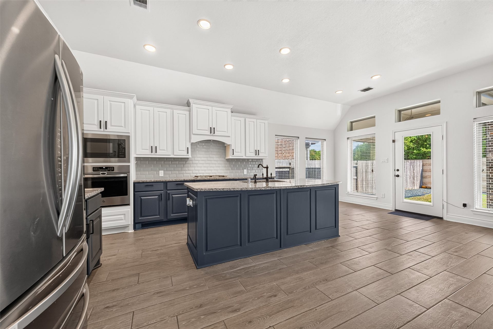 28309 Rabbitt Trail, Spring, TX 77386 Open kitchen offers a center island