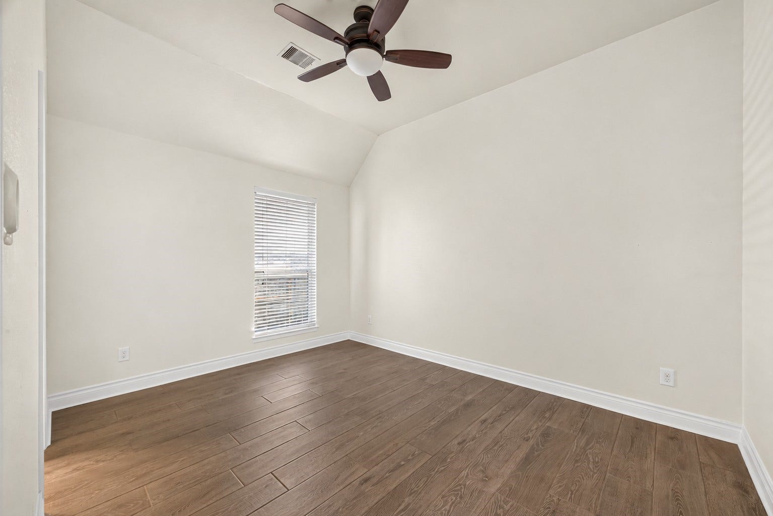 28309 Rabbitt Trail, Spring, TX 77386 Bedroom.