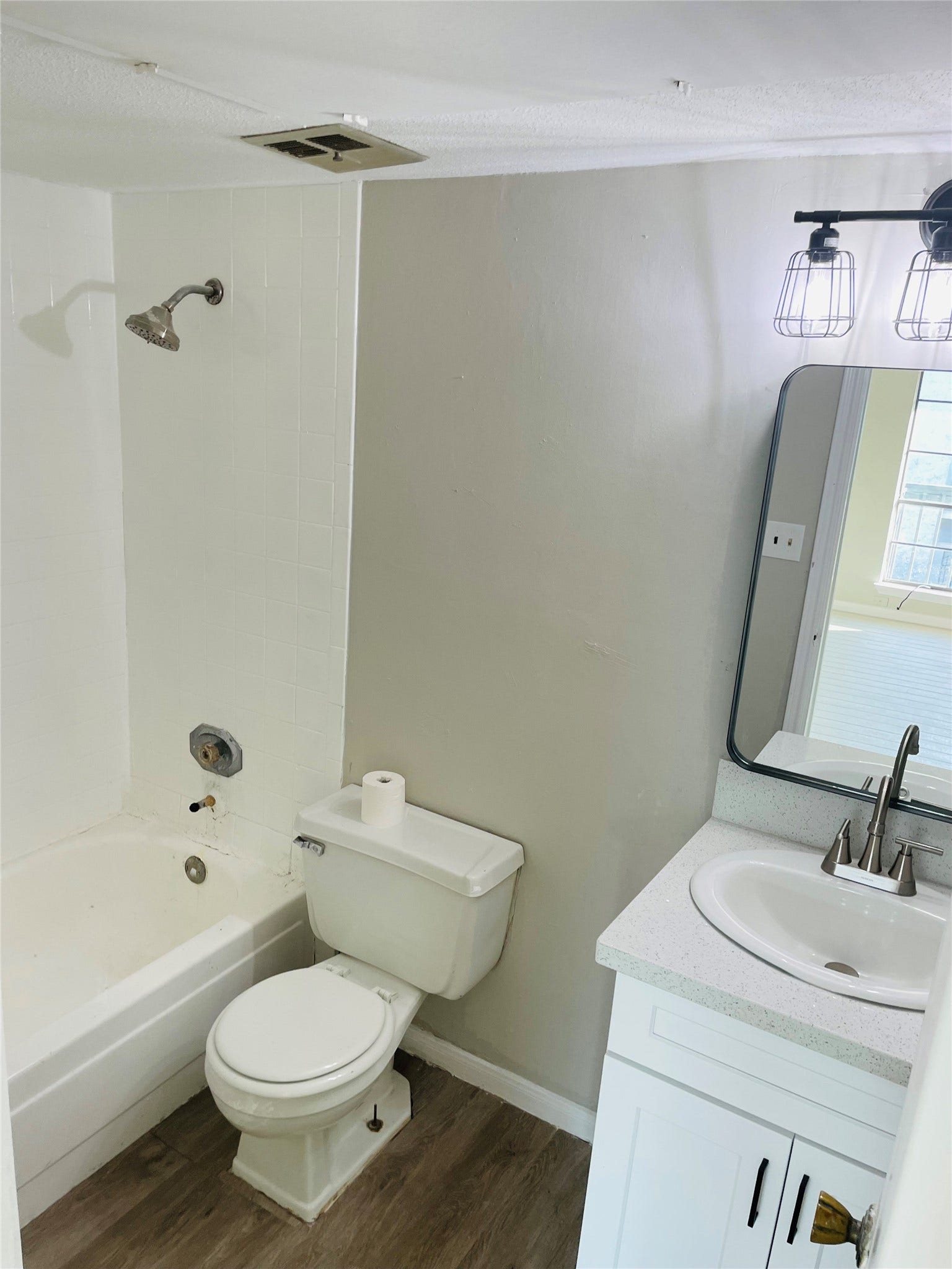 9550 Deering Drive, #310, Houston, TX 77036 9550 Deering Drive, #310, Houston, TX 77036
