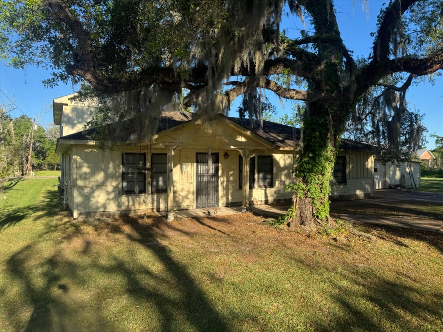 Property photo for 513 Dogwood Street, Brazoria, TX
