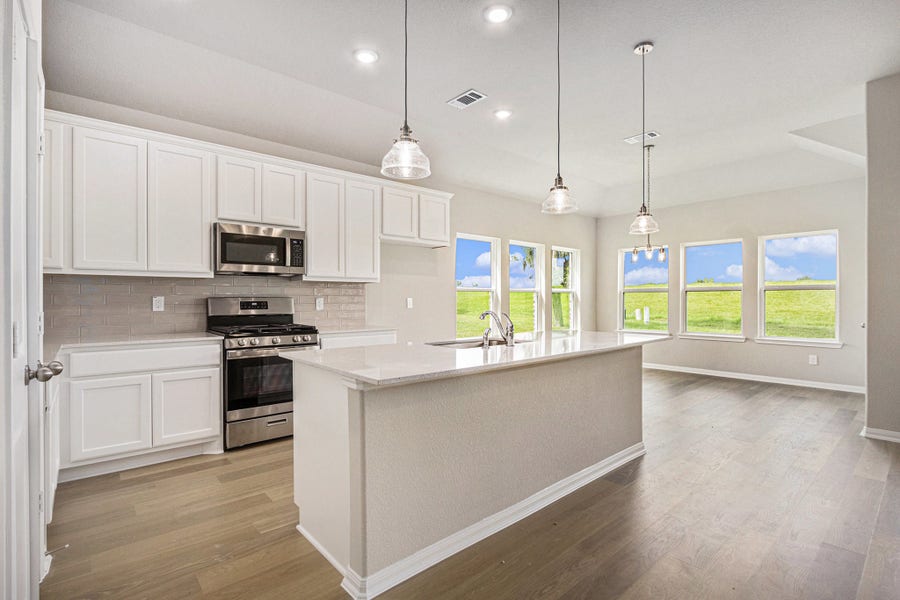 Property photo for 2102 Twin Lakes Boulevard, West Columbia, TX