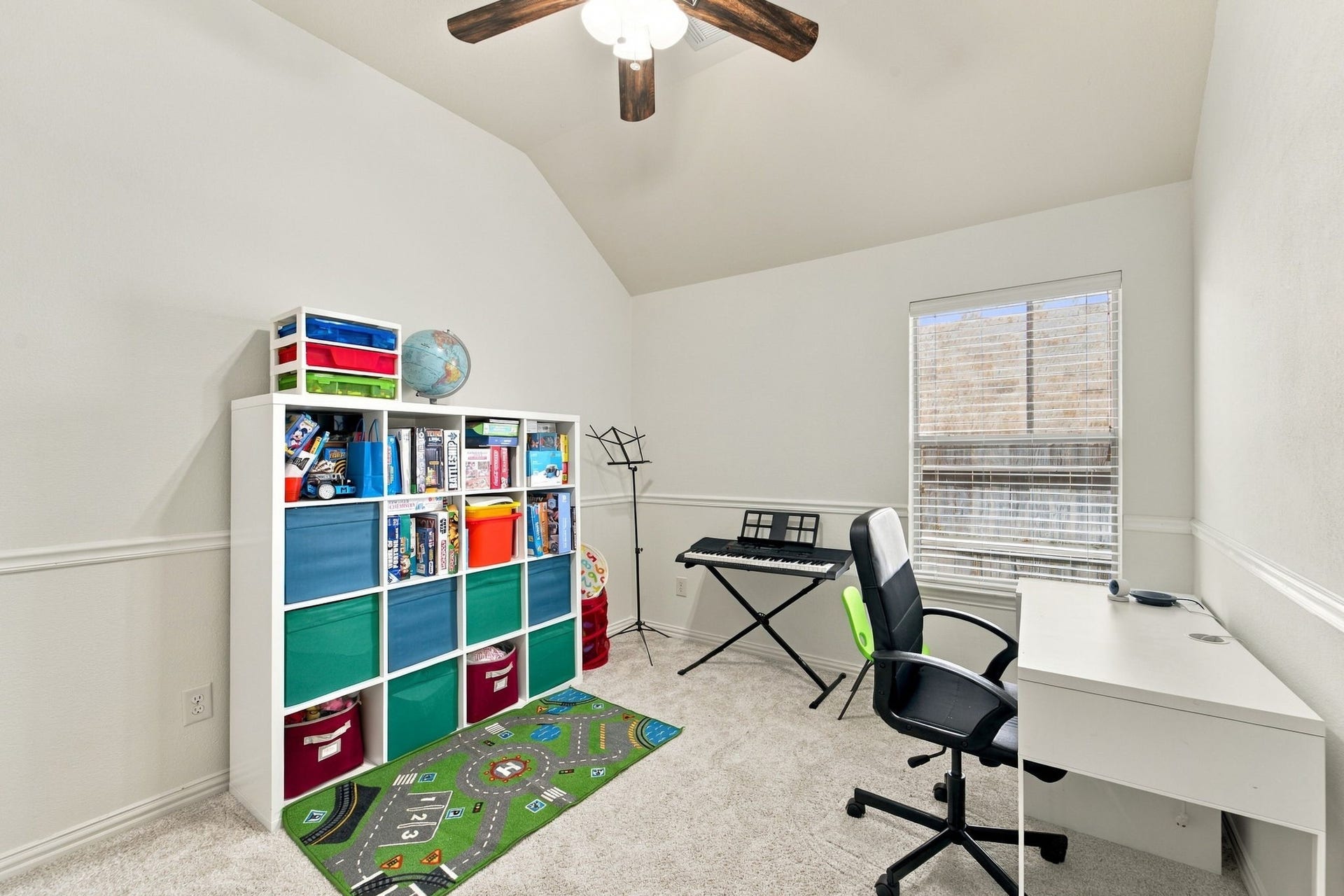 19011 Crest Cove Drive, Cypress, TX 77433 Easy to adapt as your needs change, this secondary bedroom offers carpet, a ceiling fan, and natural light. Use it as a bedroom, playroom, or home workspace.