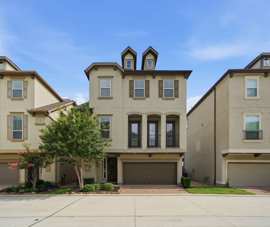 Property photo for 10616 Centre Shadows Drive, Houston, TX