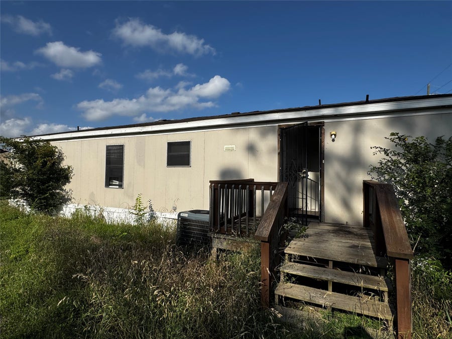 Property photo for 15930 Boss Gaston Road, Sugar Land, TX