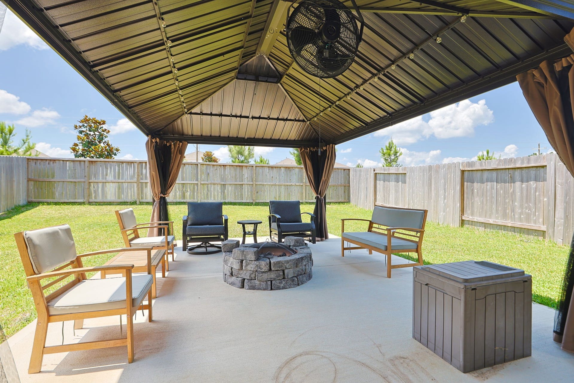 25499 Blue Mistflower Drive, Montgomery, TX 77316 Back yard gazebo that stays