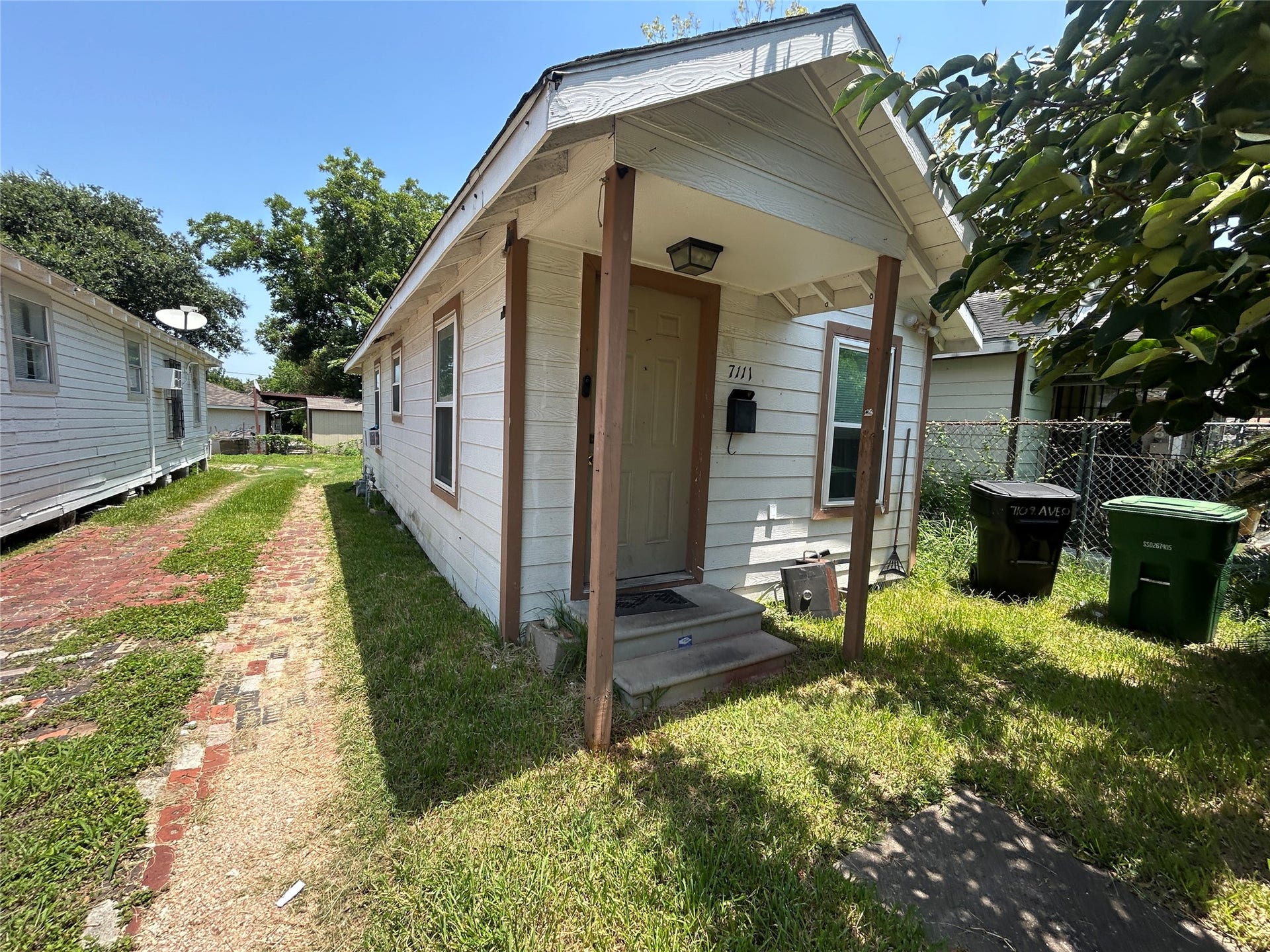 7111 Avenue O, Houston, TX 77011 7111 Avenue O, Houston, TX 77011