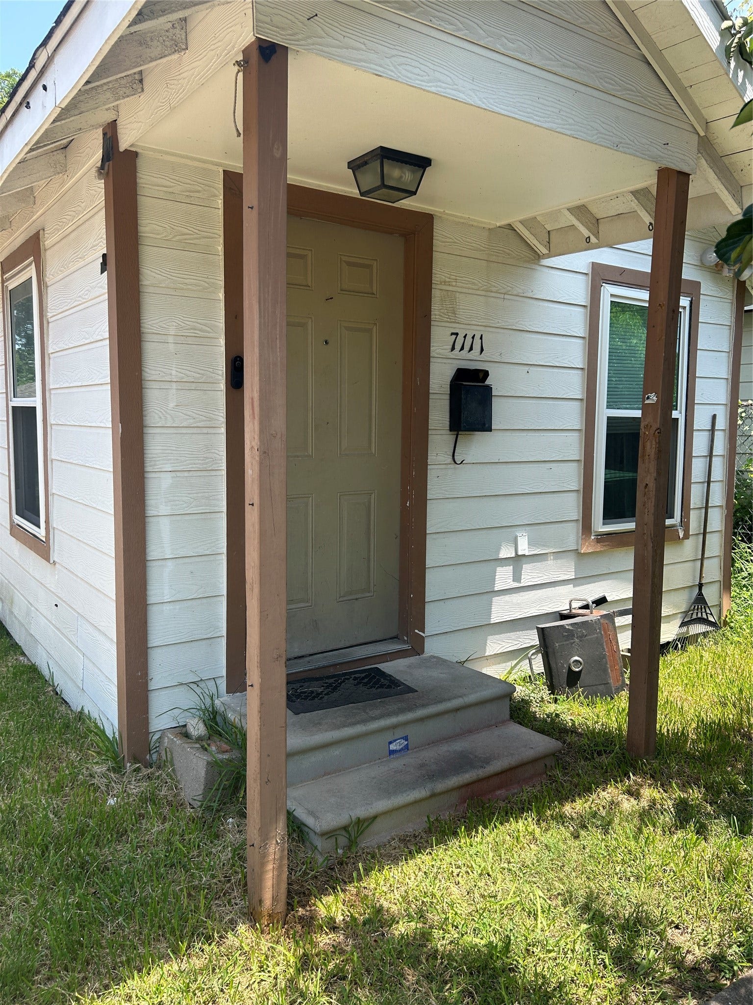 7111 Avenue O, Houston, TX 77011 7111 Avenue O, Houston, TX 77011