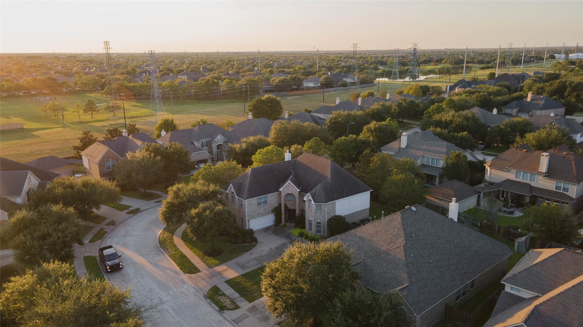25734 Jewel Springs Lane, Katy, TX 77494 Discover the coveted Cinco Ranch lifestyle, featuring resort-style pools, scenic lakes, walking and biking trails, parks, playgrounds, and recreational amenities.
