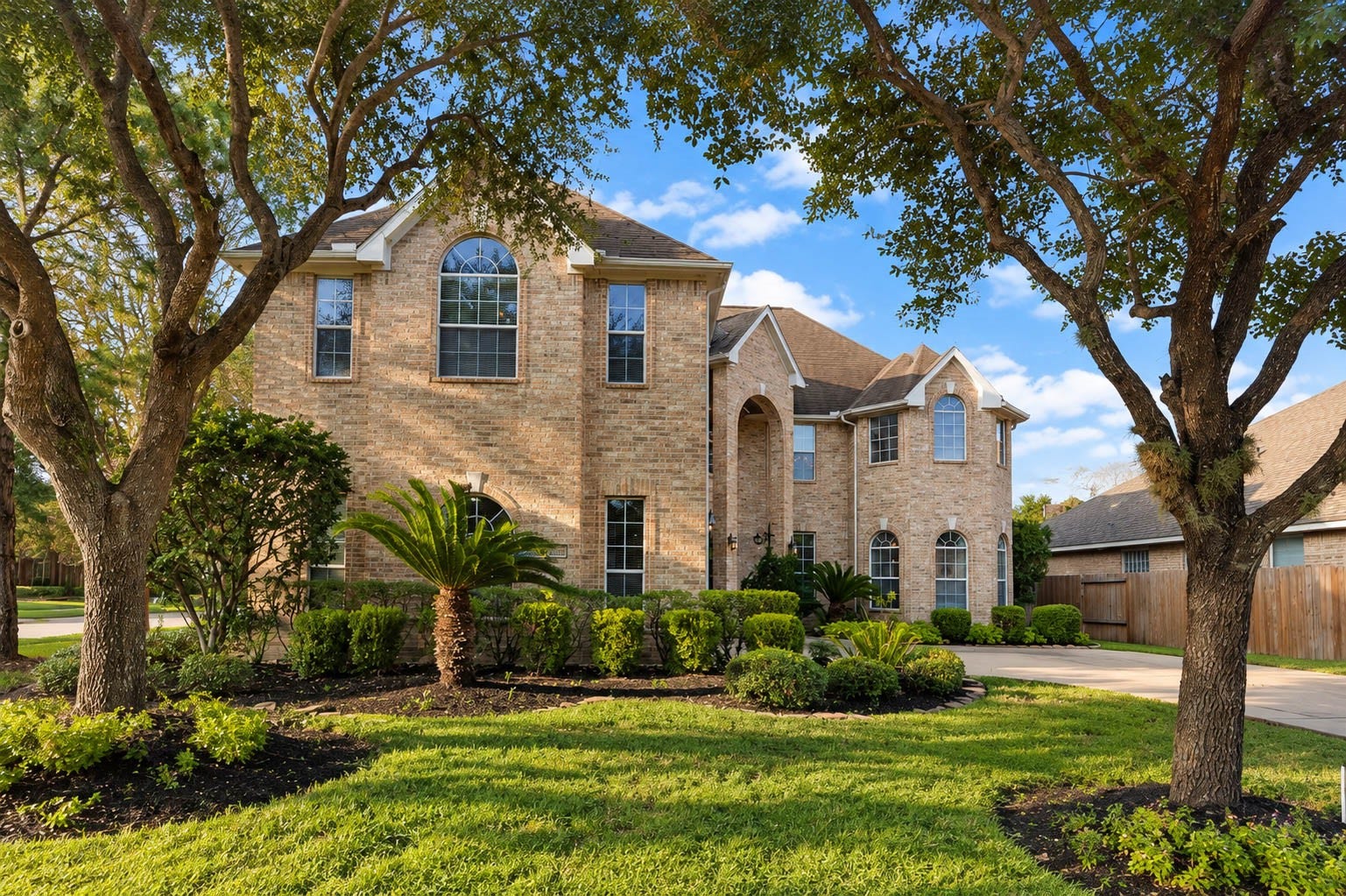 25734 Jewel Springs Lane, Katy, TX 77494 This prominent corner setting property showcases sophisticated living just minutes from The Westpark Tollway & Grand Parkway 99 in Cinco Ranch Southwest.
