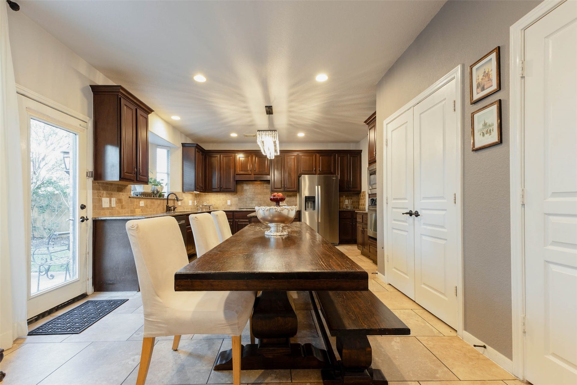 25734 Jewel Springs Lane, Katy, TX 77494 A substantial dining space for modern lifestyles.