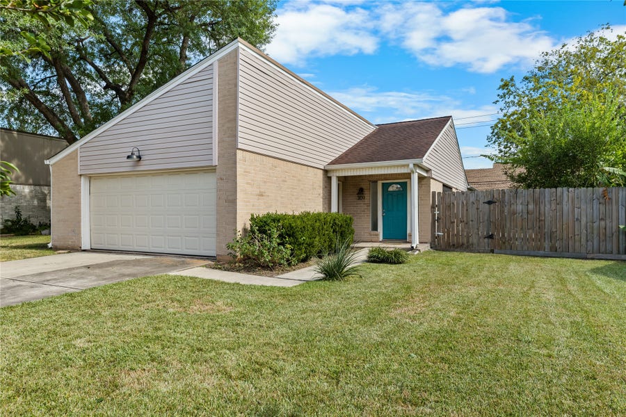 Property photo for 309 Cole Street, Webster, TX