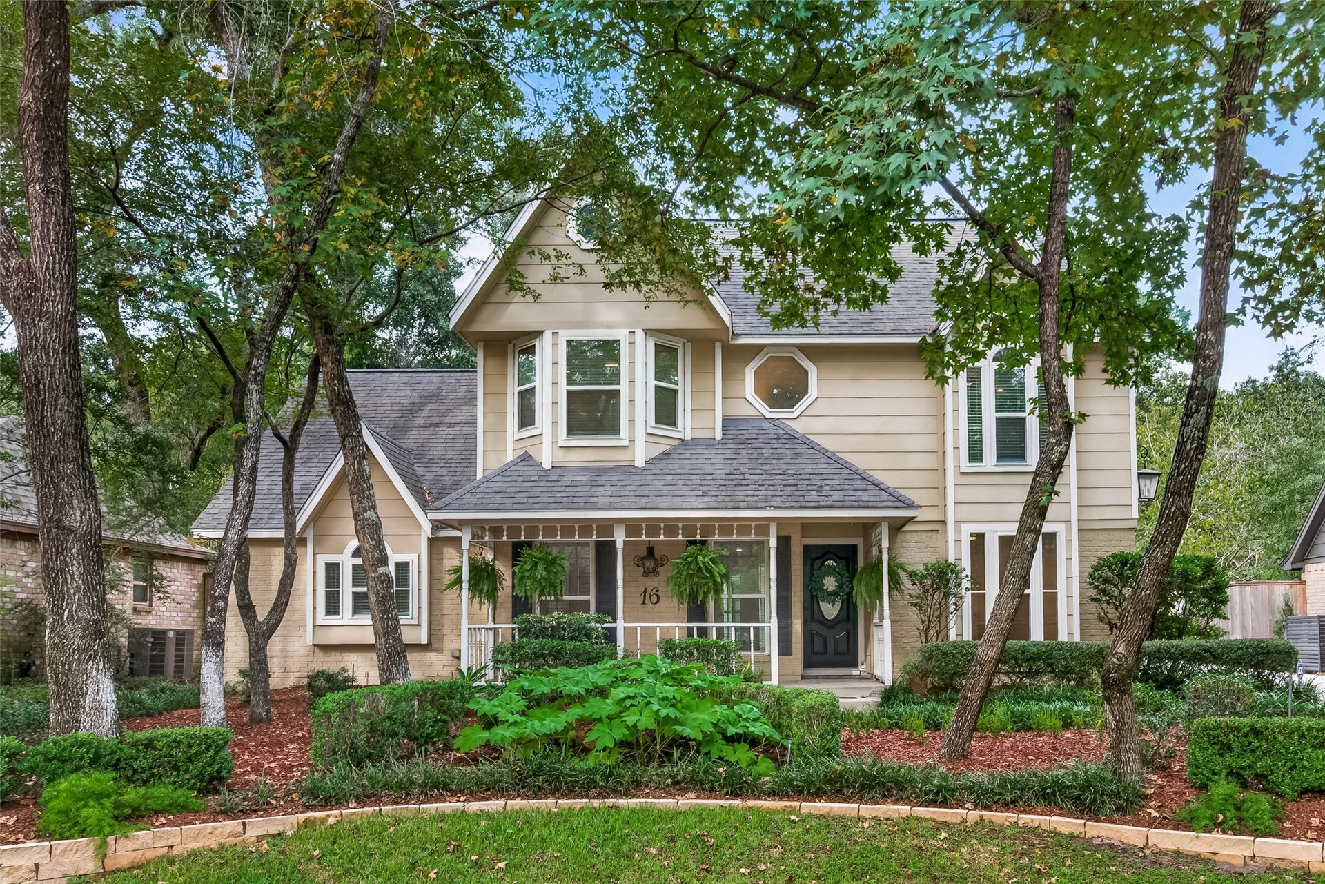 16 Mayfair Grove Court, The Woodlands, TX 77381 16 Mayfair Grove Court, The Woodlands, TX 77381