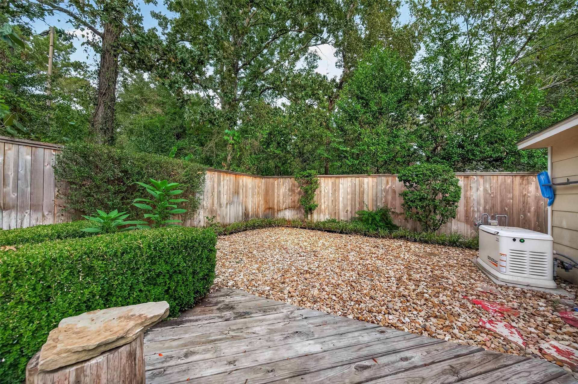 16 Mayfair Grove Court, The Woodlands, TX 77381 Generac Full Home Generator
