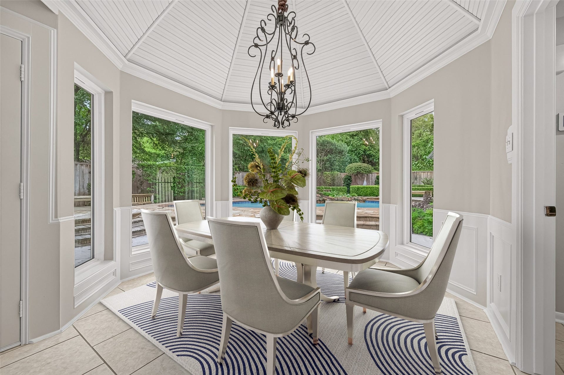 16 Mayfair Grove Court, The Woodlands, TX 77381 Virtually Staged