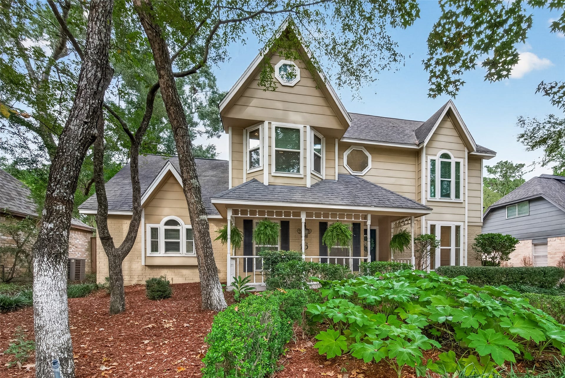 16 Mayfair Grove Court, The Woodlands, TX 77381 16 Mayfair Grove Court, The Woodlands, TX 77381