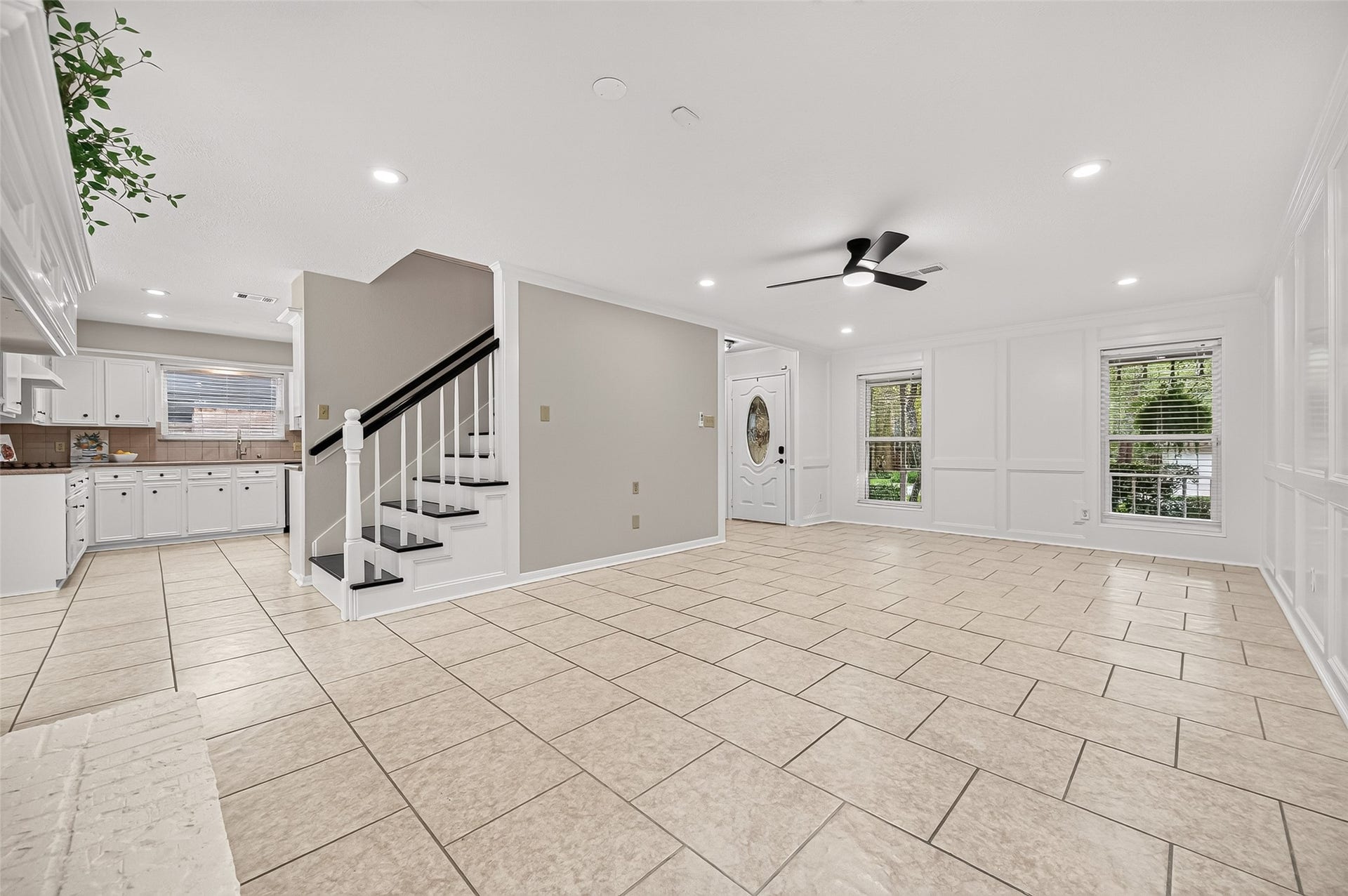 16 Mayfair Grove Court, The Woodlands, TX 77381 16 Mayfair Grove Court, The Woodlands, TX 77381