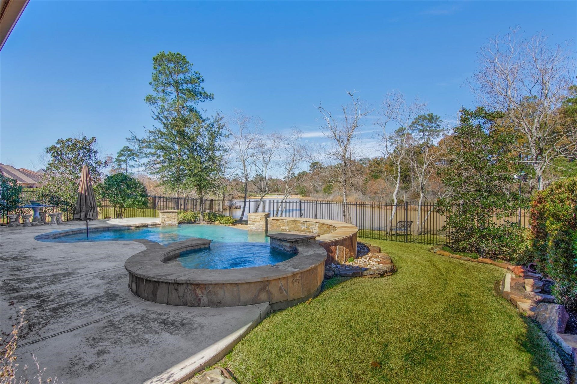 46 Lake Voyageur Drive, Spring, TX 77389