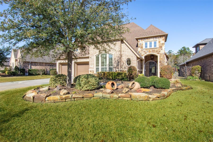 Property photo for 46 Lake Voyageur Drive, Spring, TX