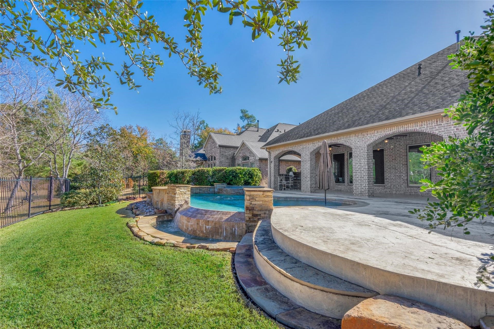 46 Lake Voyageur Drive, Spring, TX 77389