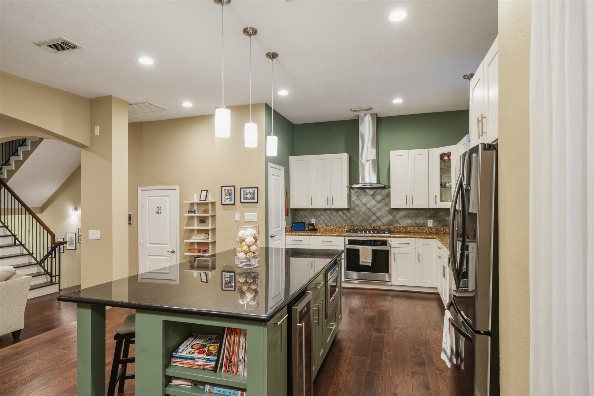 1003 Gillette Street, Houston, TX 77019