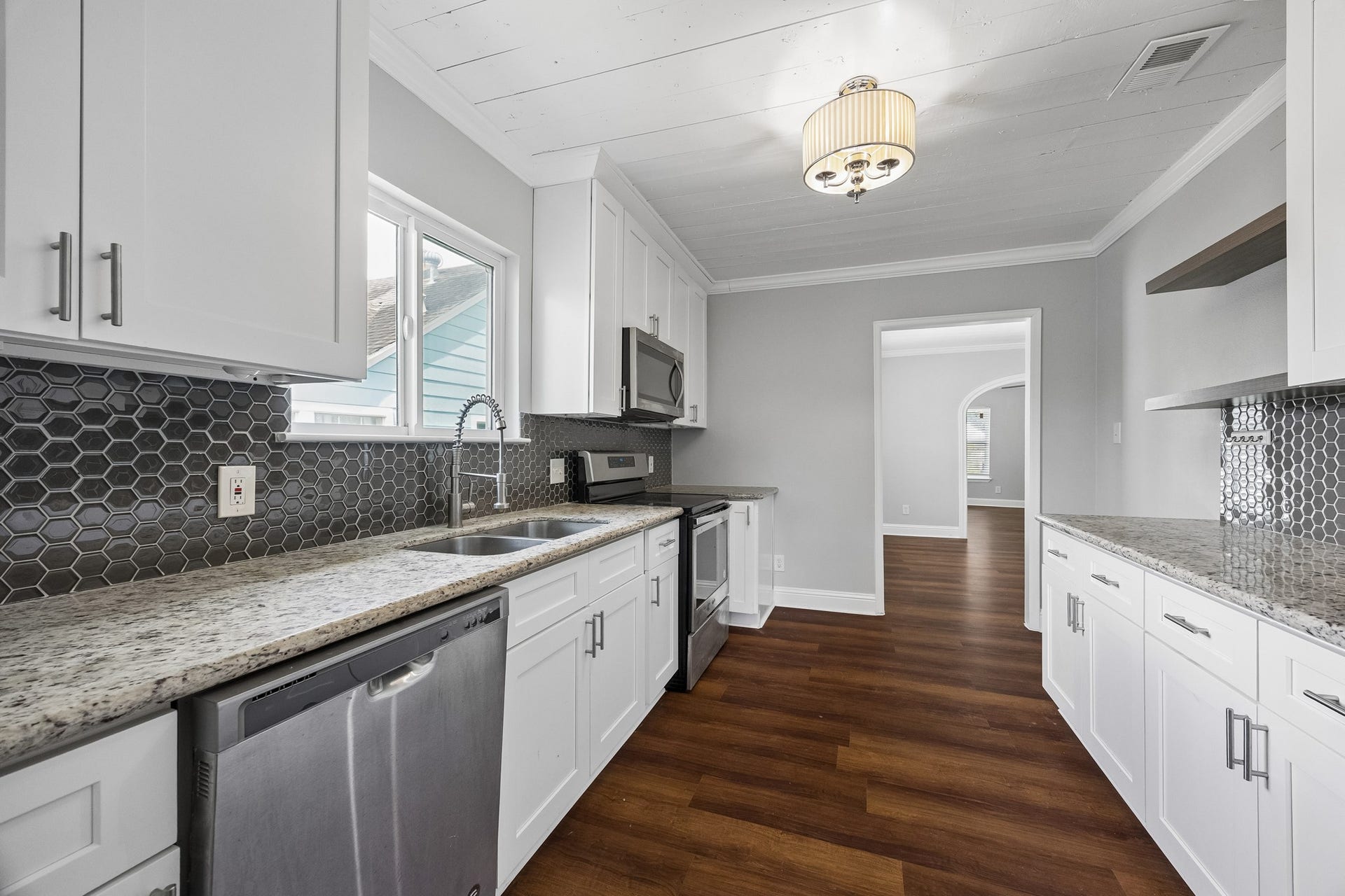 5526 Truett Street, Houston, TX 77023 Kitchen