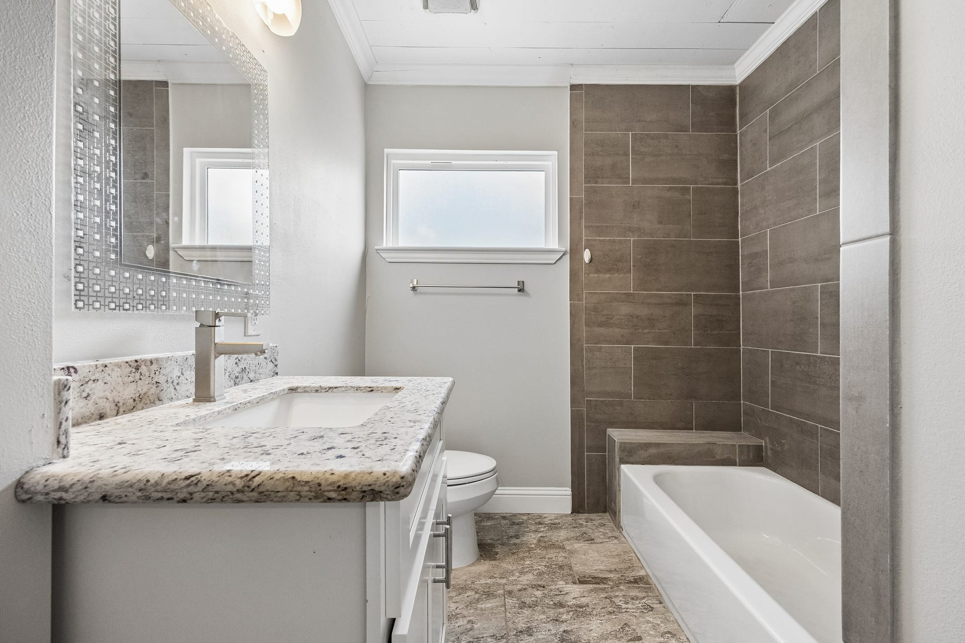 5526 Truett Street, Houston, TX 77023 Full Bathroom in hallway.