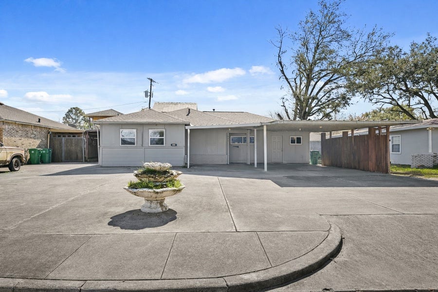 Property photo for 605 West Avenue, Pasadena, TX
