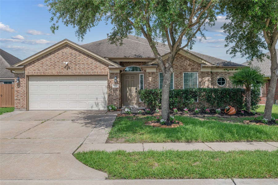 Property photo for 8011 Devon Lee Court, Houston, TX