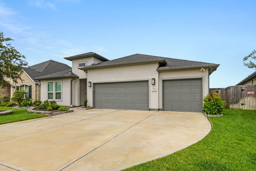 Property photo for 629 Beachman Shore Lane, La Porte, TX