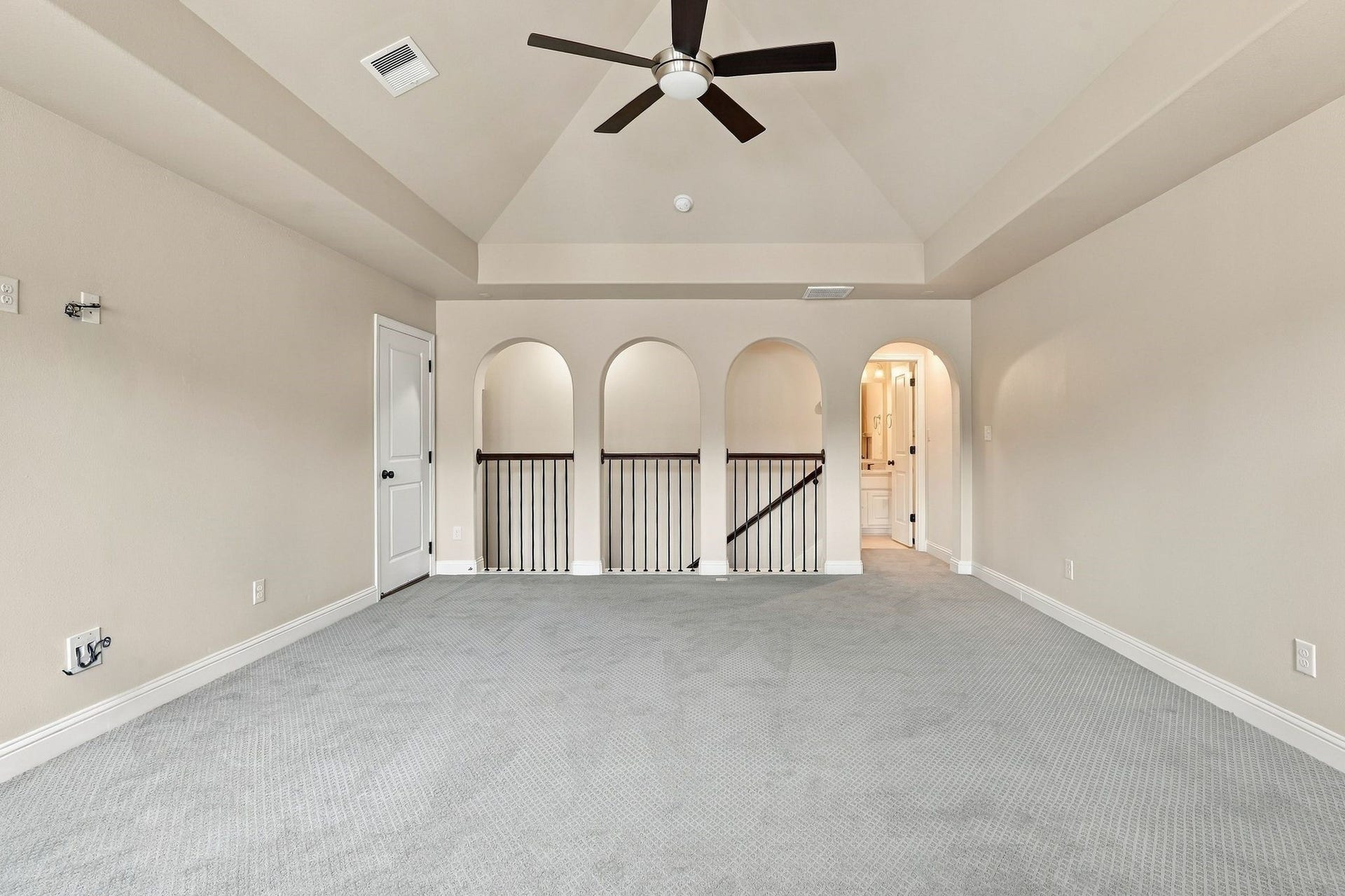 51 Woodglade Way, The Woodlands, TX 77375 The view to the half bathroom upstairs.