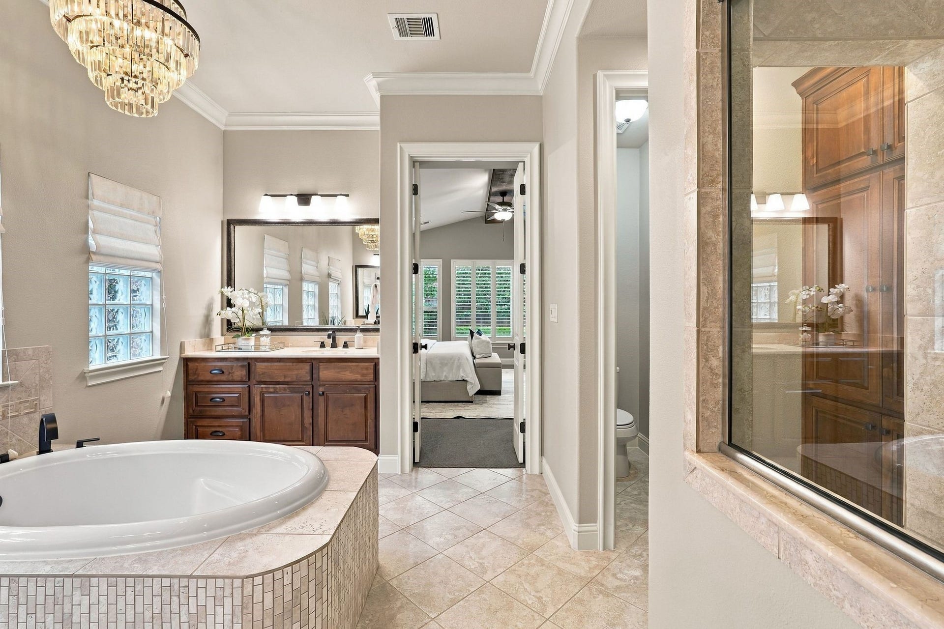 51 Woodglade Way, The Woodlands, TX 77375 51 Woodglade Way, The Woodlands, TX 77375