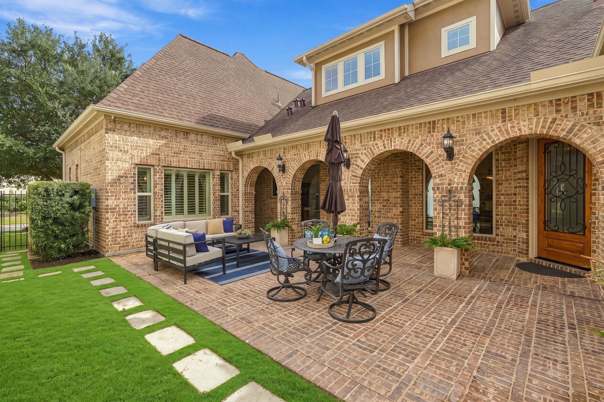 51 Woodglade Way, The Woodlands, TX 77375 51 Woodglade Way, The Woodlands, TX 77375
